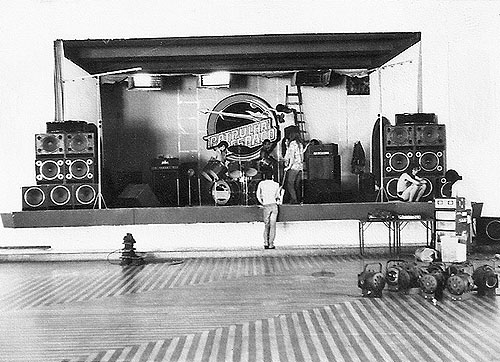 O palco da Patrulha do espaço em Limeira (15/11/81)